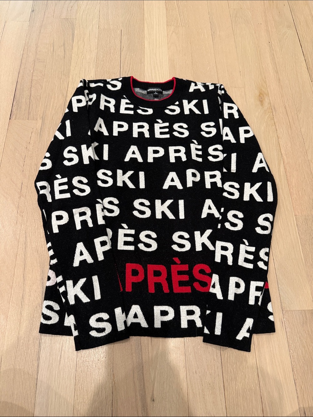 Minnie Rose APRÈS SKI' Logo Crewneck Sweater with Red Accent